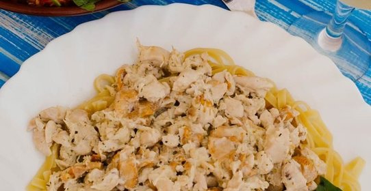 Паста Альфредо с лисичками