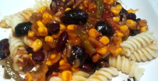 Паста «Мексиканец» с соусом сальса