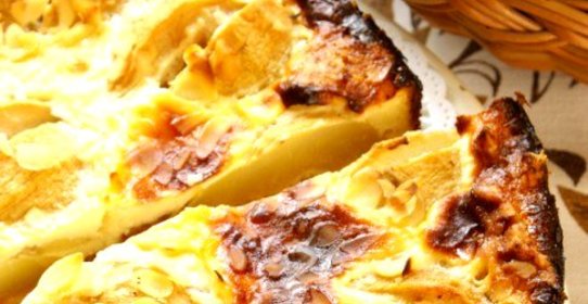 Пирог с грушами и фундуком