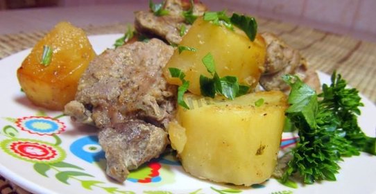 Мясо в рукаве в духовке с картошкой