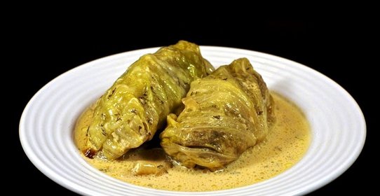 Запеченные голубцы в сметанном соусе