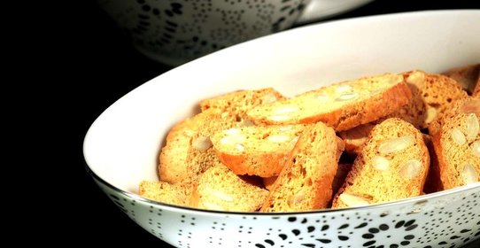 Лимонные бискотти с миндалем