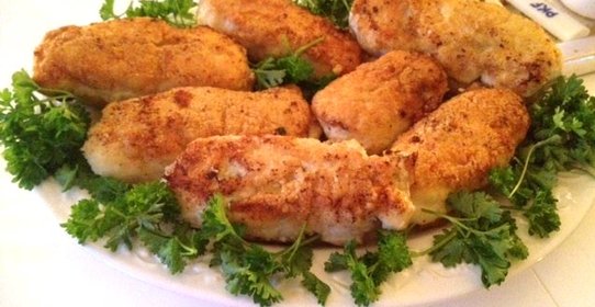 Котлеты по‑киевски с зеленым маслом