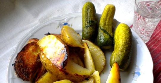 Картошка кусочками в рукаве