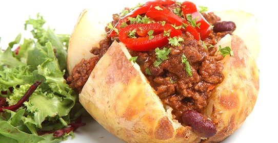 Картофель, фаршированный мясом и зеленью