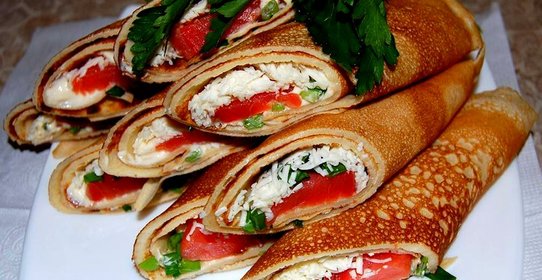 Блинчики с моцареллой и красной рыбой