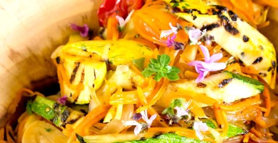 Овощная лапша из кабачков и моркови