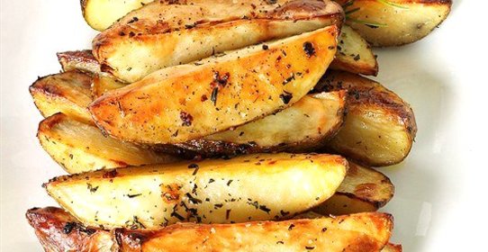 Жареный картофель в горчице, чесноке и орегано