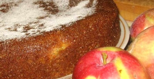 Манник с яблоками в мультиварке