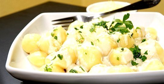 Ньокки со сливками и трюфельным маслом