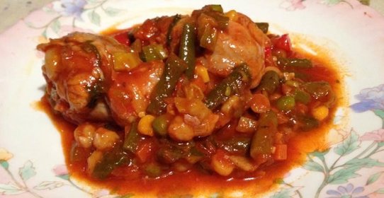 Нежные куриные ножки с овощами и специями по мароккански