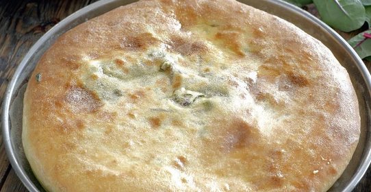 Осетинский пирог из листьев свеклы и свежего сыра