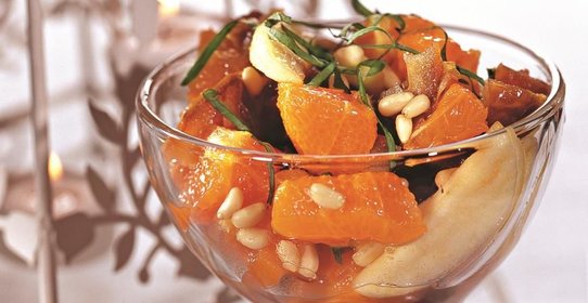 Салат из фиников и мандаринов