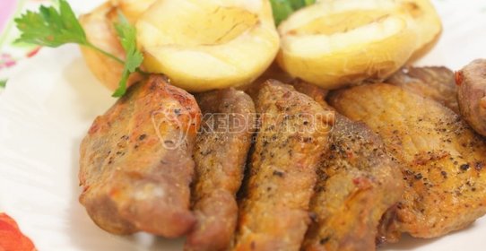 Мясо с персиками