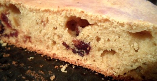 Пирог со смородиновым вареньем на кефире