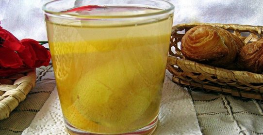 Грушевый компот с персиками и лимоном