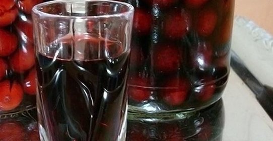 Домашняя вишневая наливка из вишни