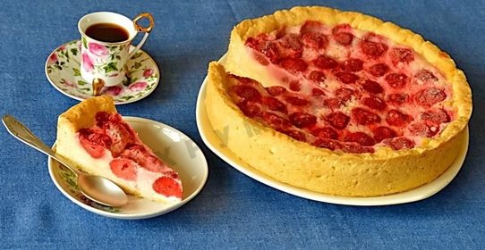 Пирог с замороженной клубникой