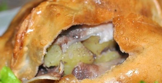 Курица в тесте с картошкой