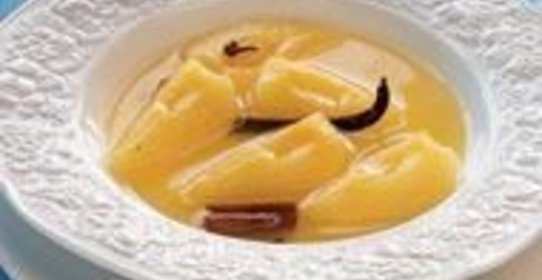 Груши, запеченные в сиропе с корицей