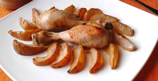Курица с грушей в духовке