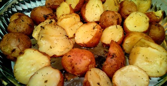 Печеная молодая картошка