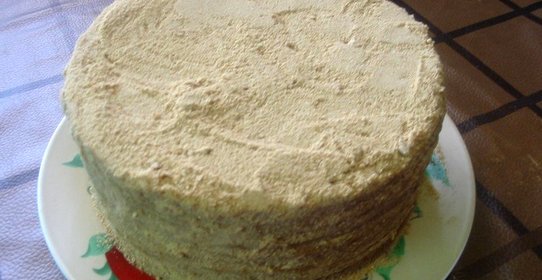 Медовик с вареной сгущенкой