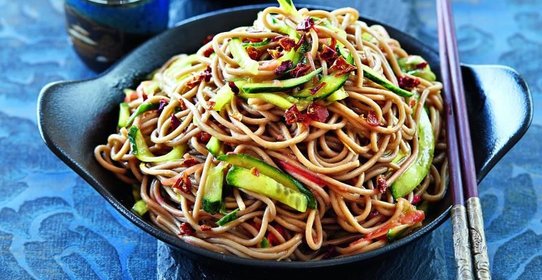 Холодная лапша с имбирной заправкой