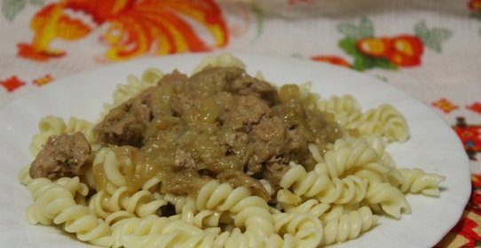 Свинина тушеная с луком в мультиварке