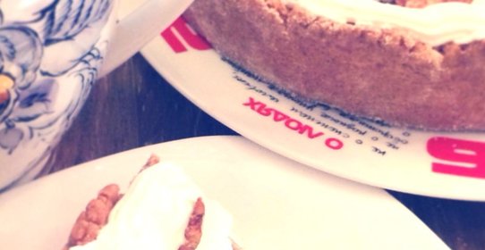 Нежный сметанный пирог с яблоками