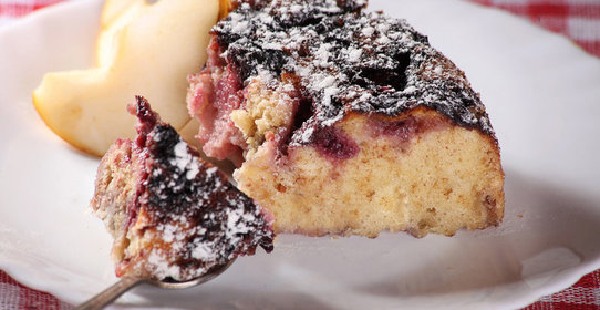 Сливовый пирог в мультиварке