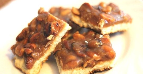 Карамельное печенье с арахисом