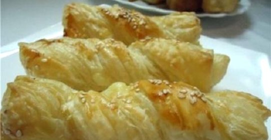 Слойки с сыром