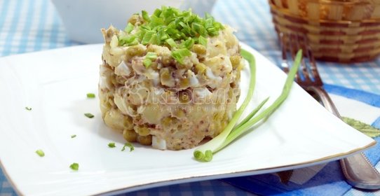 Салат с рыбой «Вкусный»