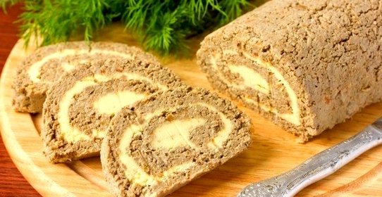 Праздничный рулет из печёночного паштета