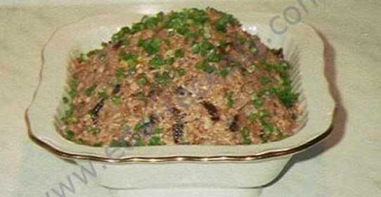 Салат с черносливом и курицей