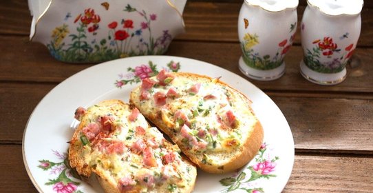 Гренки с ветчиной и сыром