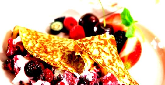 Блины с ягодной начинкой