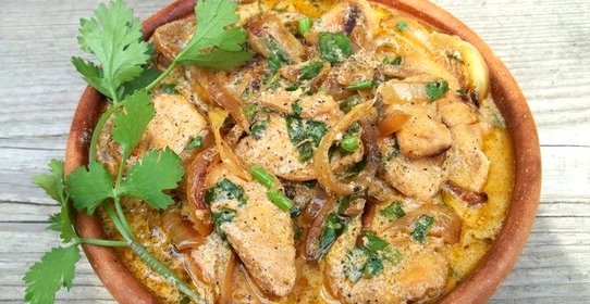 Куриное филе со сметаной в мультиварке