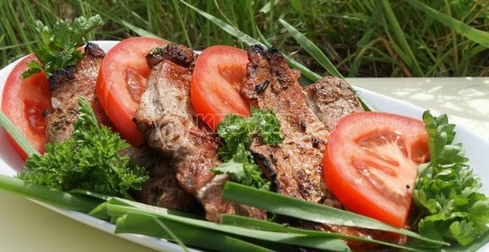 Мясо на гриле с кинзой