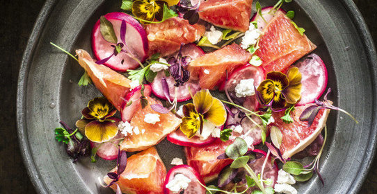 Салат с грейпфрутом и маринованной редиской