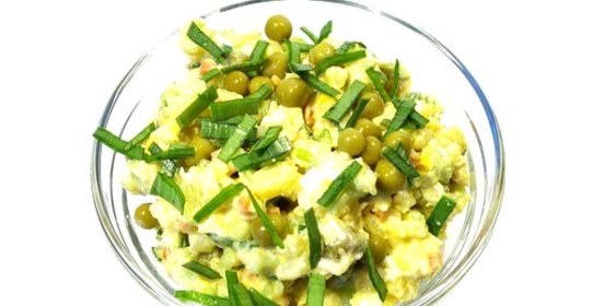 Салат из копченой курицы со спаржей и цветной капустой