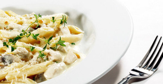 Пенне с рикоттой, травами и лимоном