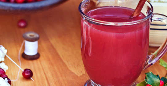 Пряный клюквенный напиток