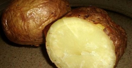 Картофель в мундире в микроволновке