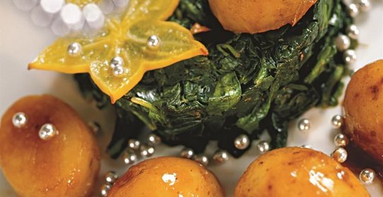 Датский глазированный картофель со шпинатом