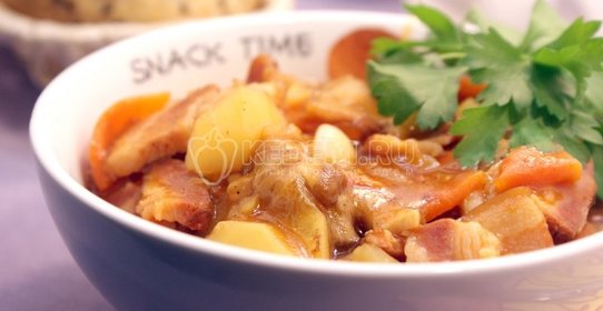 Картофель с белыми грибами и корейкой в мультиварке