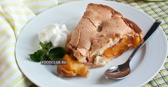 Пирог с персиками