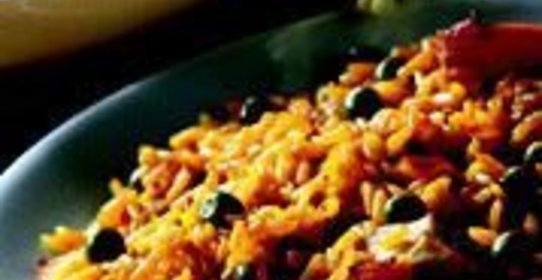 Курица-барбекю с жареным рисом