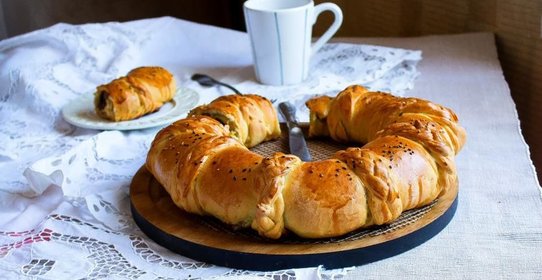 Пирог Венок с ветчиной и сыром